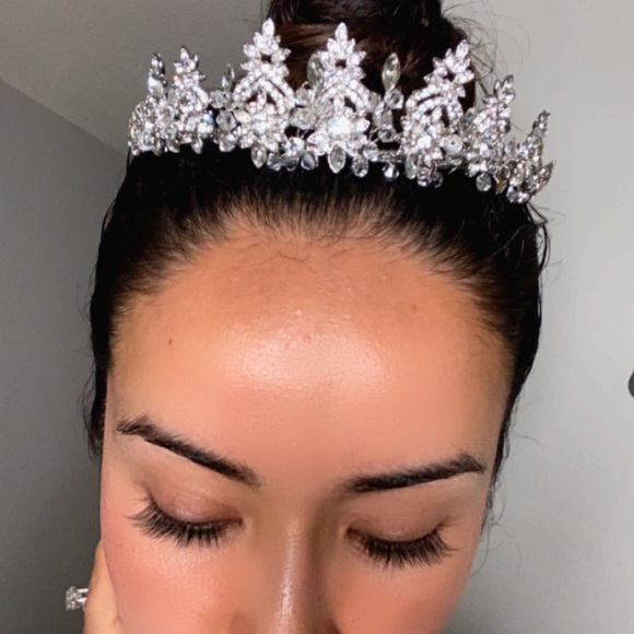 David’s Bridal Crystal Diamond Tiara New main image 6